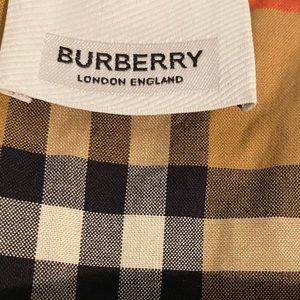 Vintage Burberry Unisex tee